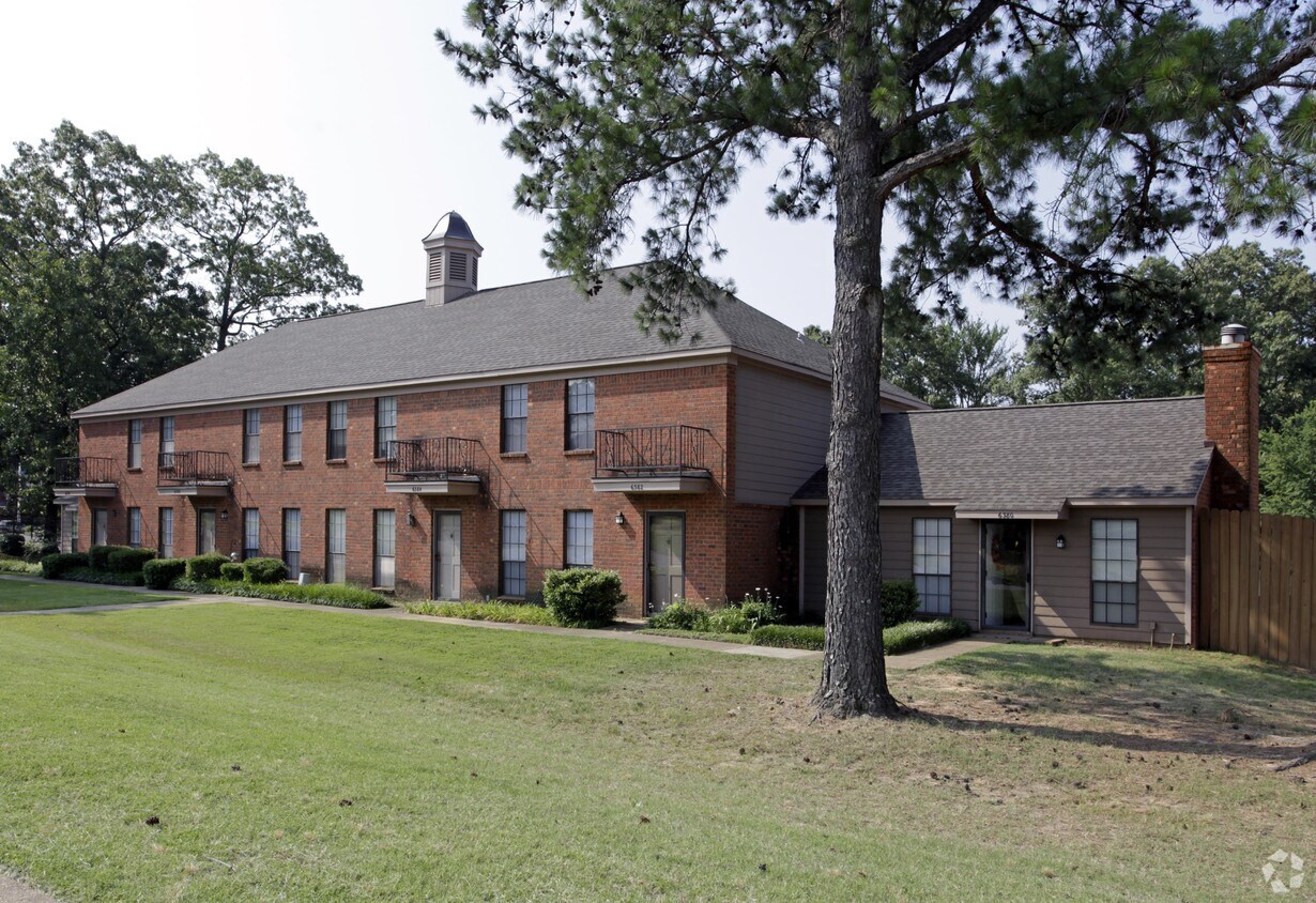 Foto principal - Fairfax Manor Townhomes