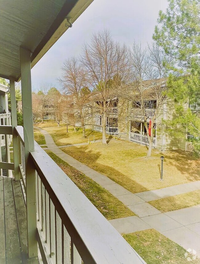 Building Photo - 8225 Fairmount Dr
