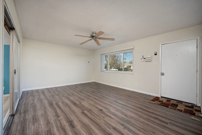 Building Photo - 2168 Ferran Ave