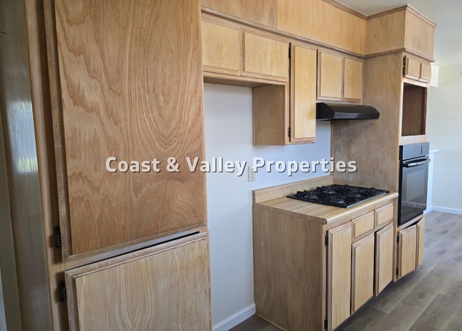 Building Photo - Lompoc Home for RENT!!!