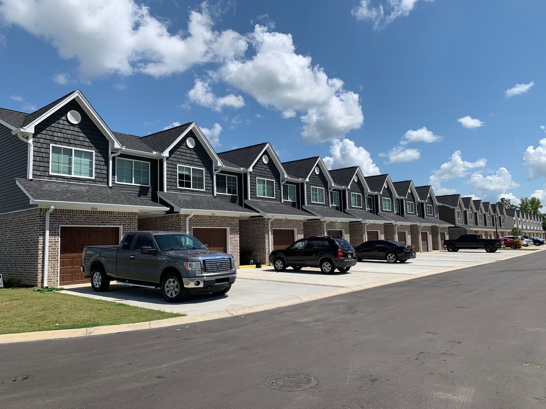 The Grove Luxury Townhomes Apartments in Florence, SC