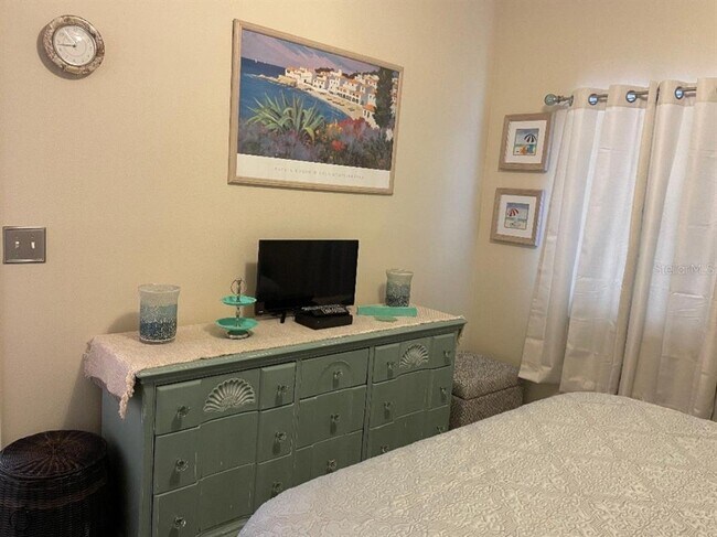 Foto del edificio - 8800 Bay Pines Blvd