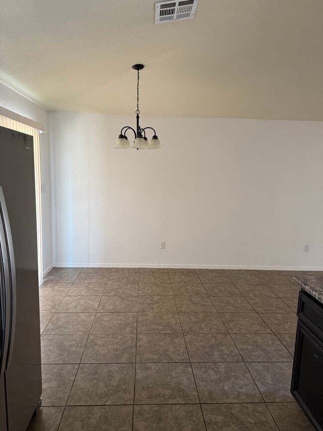 Building Photo - Solar Home for Rent