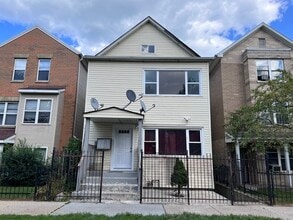 Building Photo - 8919 S Muskegon Ave