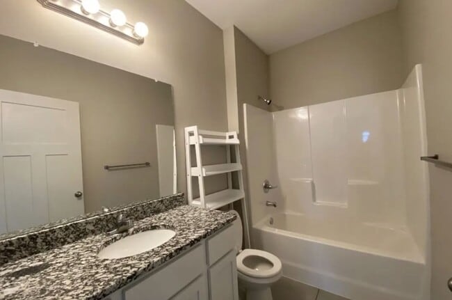 Building Photo - 8160 E 34th Ct S