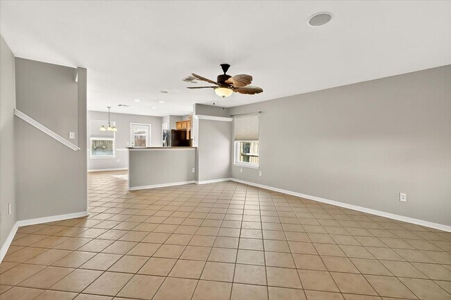Building Photo - 2110 Encino Dr