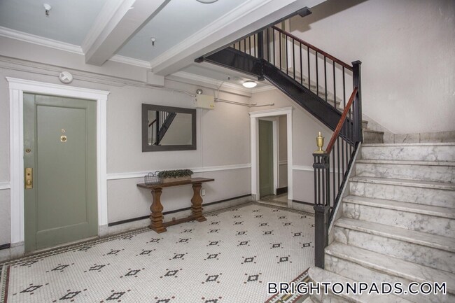 Foto del edificio - 288 Chestnut Hill Ave