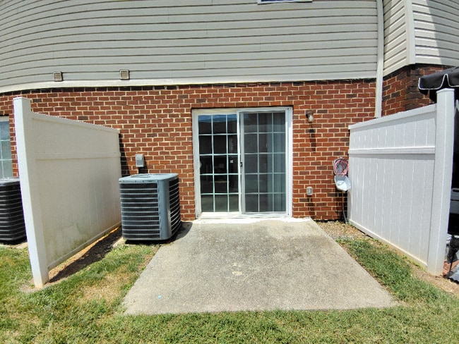 Building Photo - 65 Duiguid Dr