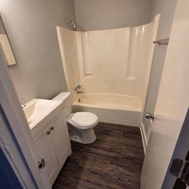 Building Photo - Windwood Apartments