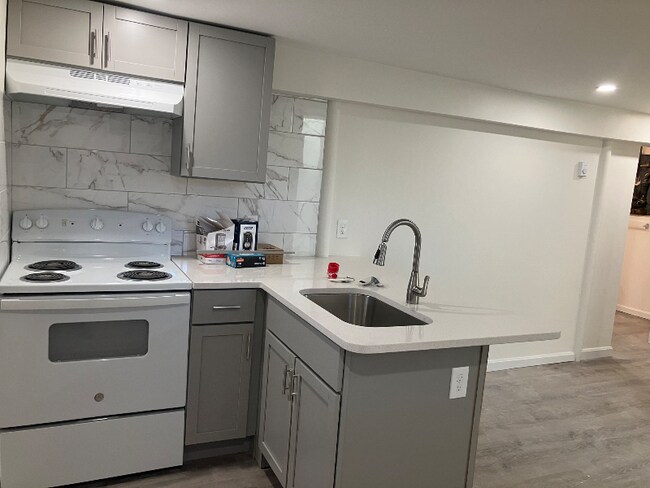 Foto del edificio - 622 Cummins Hwy