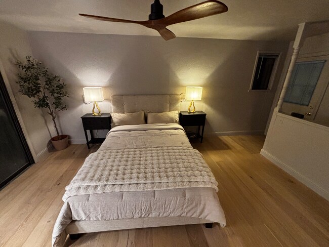 Foto del edificio - 9032 Howell Ln