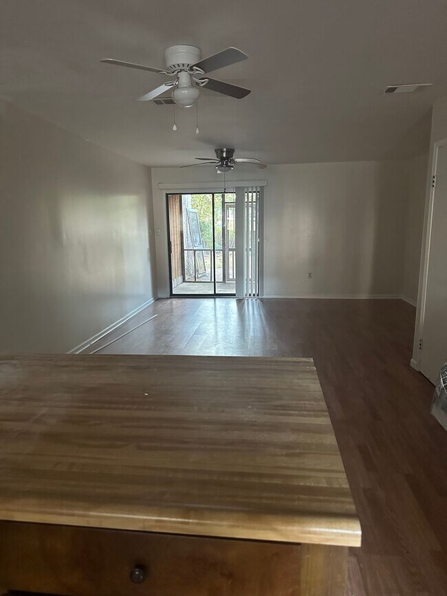 Foto del edificio - Coming Soon!