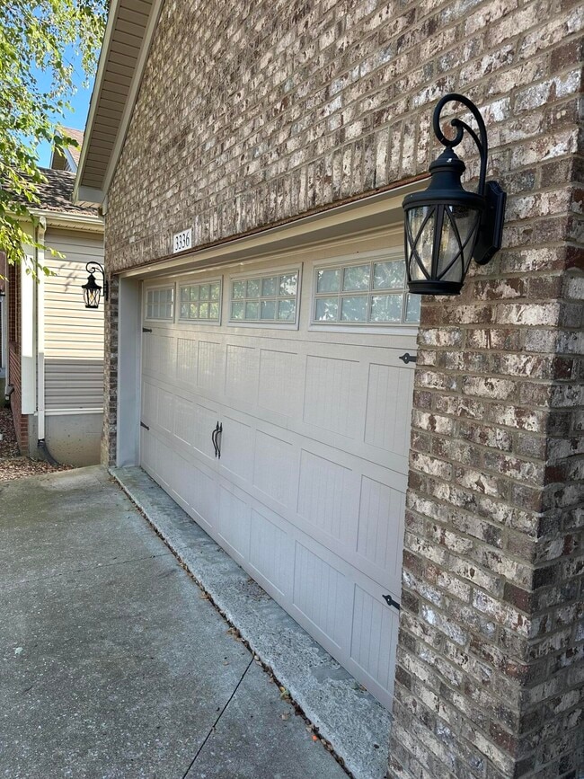 Building Photo - 3336 Bay Springs Park
