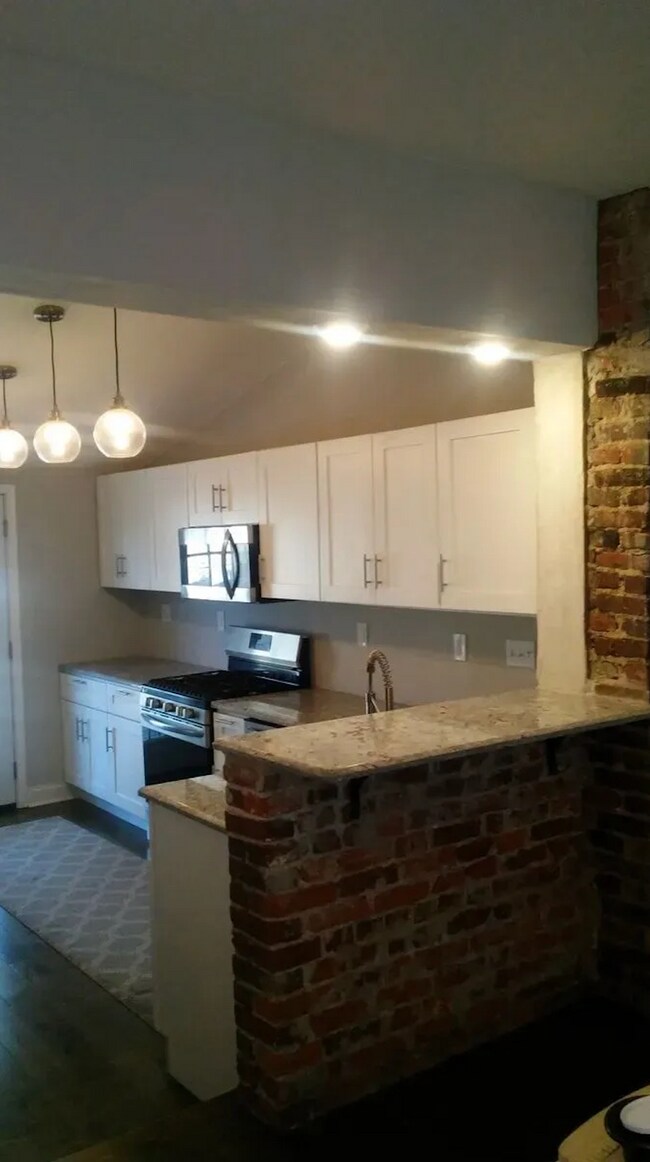 Foto del edificio - 120 Maple St