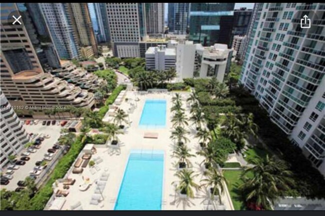 Foto del edificio - 950 Brickell Bay Dr