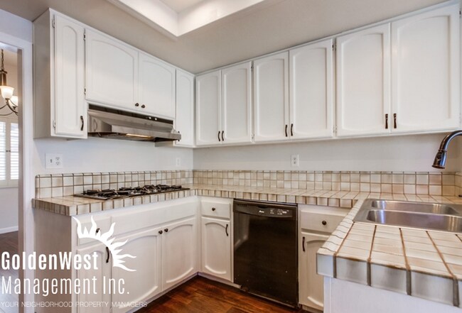 Foto del edificio - Single Story 3Bdm 2Ba Townhome in Escondido