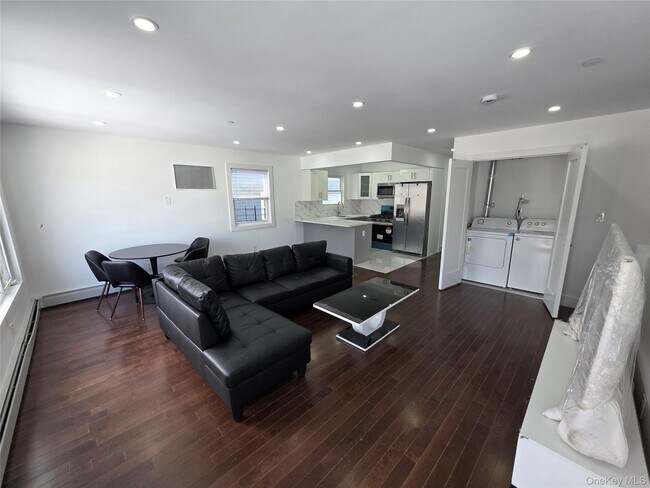 Building Photo - 1061 Grassmere Ter