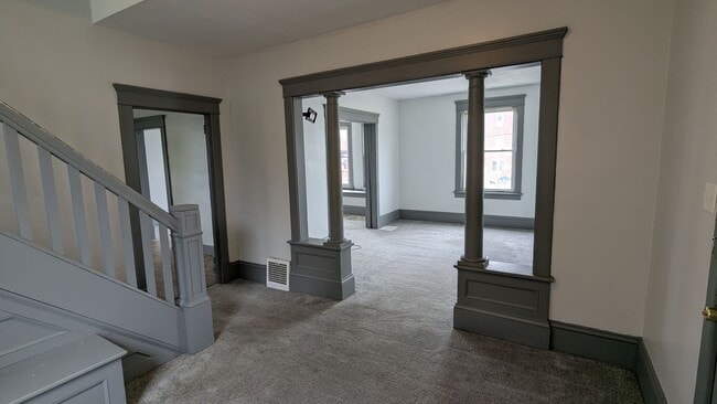 Building Photo - Charming 3 bedroom, 1 bathroom house locat...