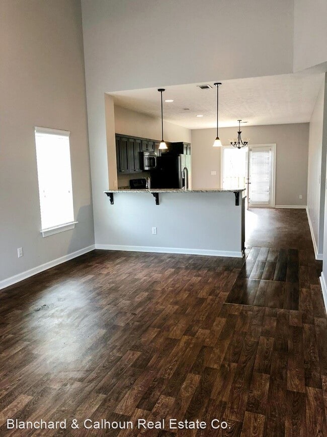 Building Photo - 3 br, 2.5 bath House - 1404 Collins Drive