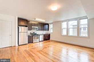 Building Photo - 1575 Spring Pl NW