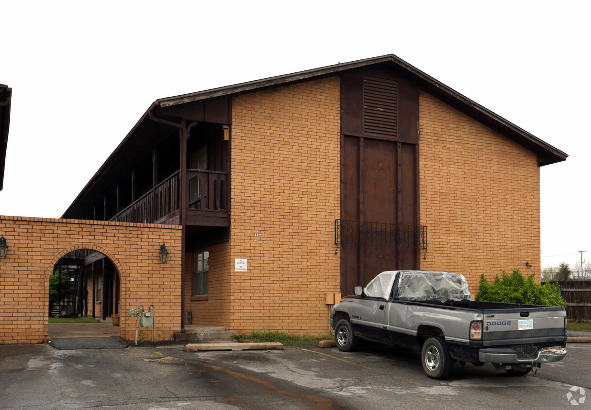 Building Photo - Castilian Apartments