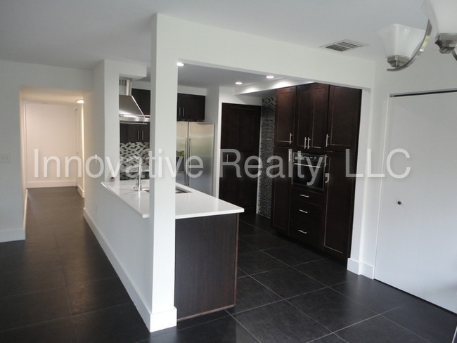 Foto del edificio - 275 W Lake Faith Dr