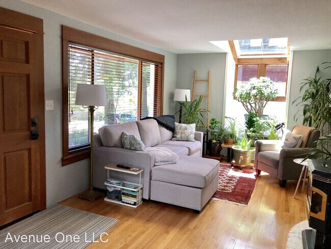 Building Photo - 2 br, 1 bath House - 14323 25th Ave NE