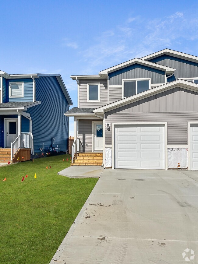 Building Photo - 9508A-95113 113 Ave