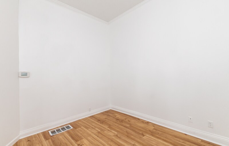 Photo - 2000 Wilson Avenue