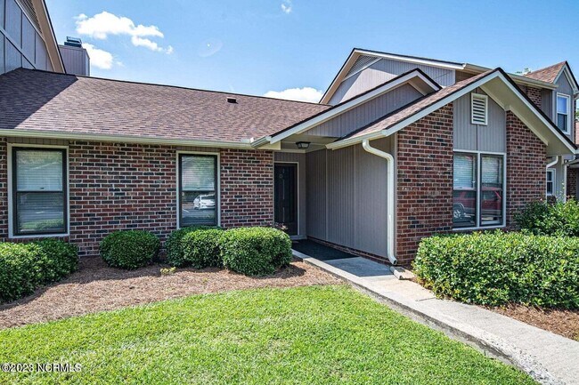 Building Photo - 1868 Quail Ridge Rd