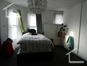 Building Photo - 218 Hemenway St