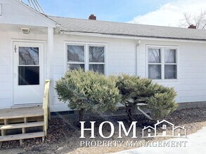 Building Photo - 103 4th Ave SE