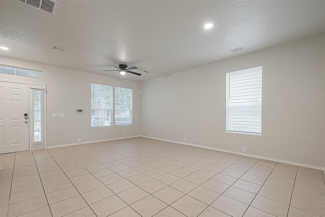Building Photo - 23814 Single Oak St