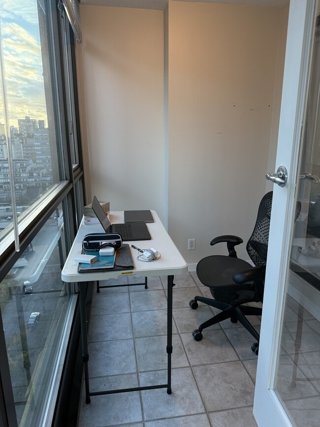 Building Photo - 1331 Alberni St