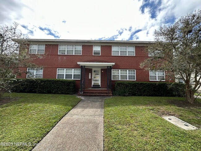 Foto del edificio - 3136 Belden St