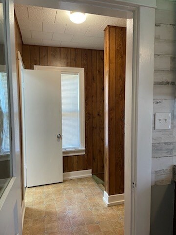 Building Photo - 530 W Prouty St