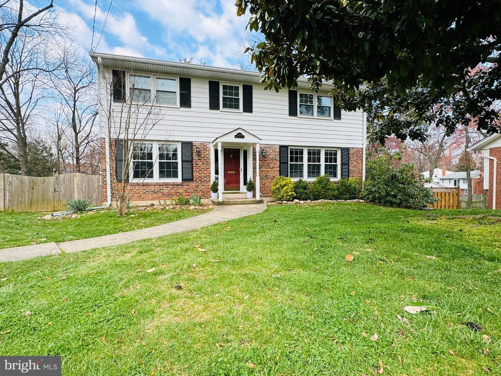 Foto principal - 6018 Meriwether Ln