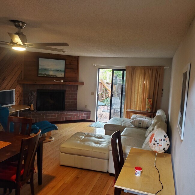 Foto del edificio - 2725 Juniper Ave
