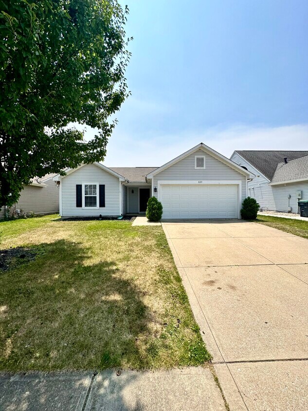 Primary Photo - 823 Tall Timber-Amazing 3 Bed/2 Bath Ranch...