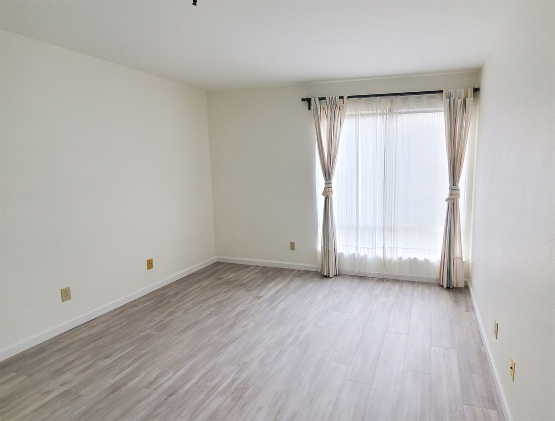 2nd bedroom - 49 Showers Dr