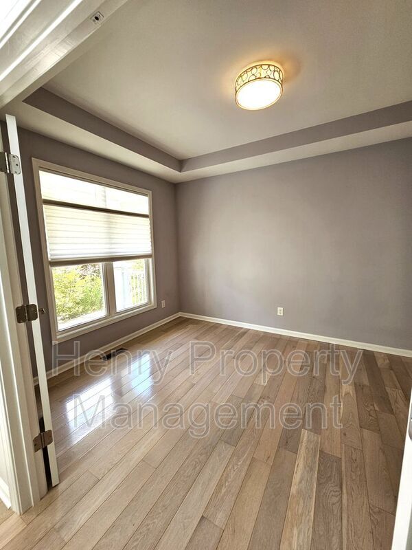 Building Photo - 1217 Belhaven Rd