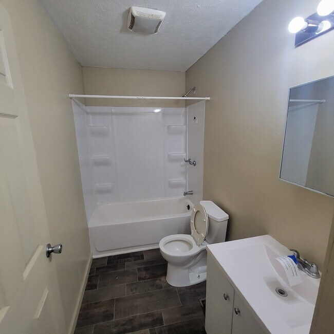 Foto del edificio - Eastside 3BR/2BA House w/Storage Shed!