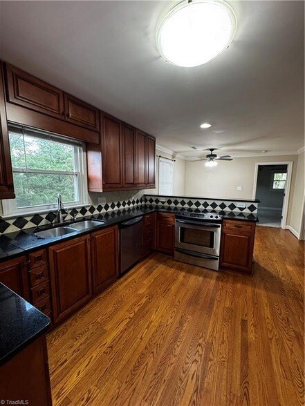 Foto del edificio - 505 Willow Dr