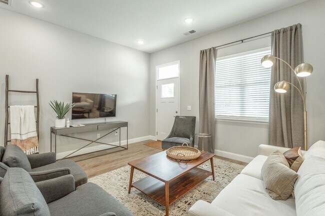 Building Photo - Brand New 4 Bedroom 3.5 Bath
