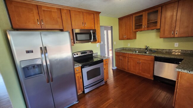 Building Photo - MOVE IN SPECIAL $300 OFF 1st Months Rent C...