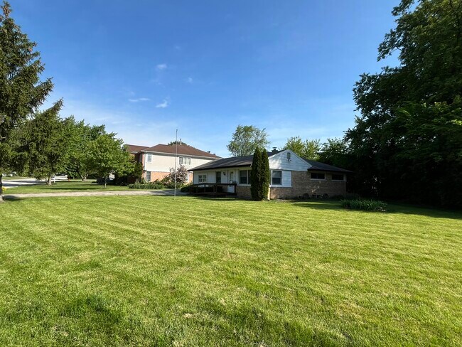 Building Photo - 1119 Whitfield Rd