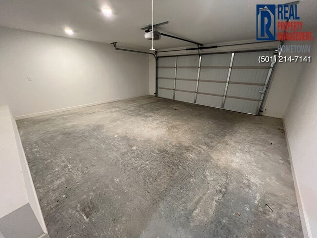 Building Photo - 527 Reuben Dr