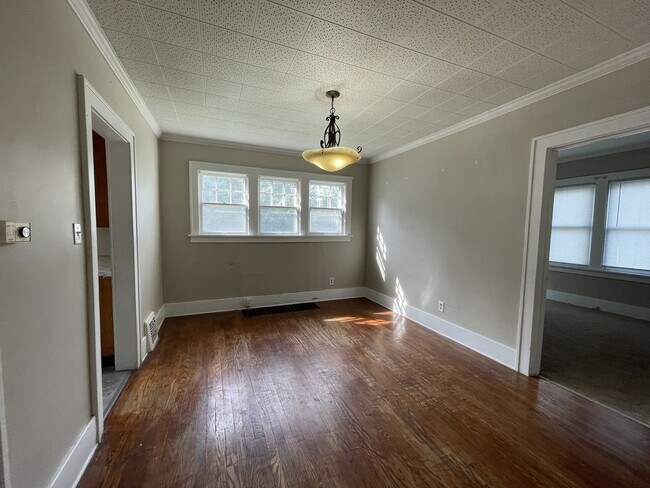 Building Photo - 2587 Titus Ave