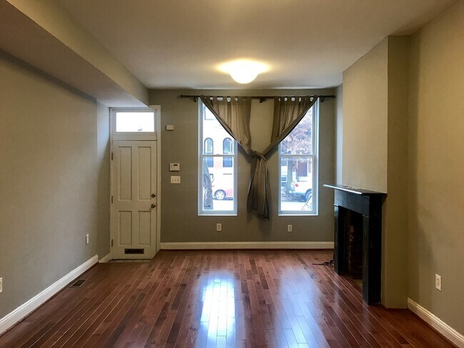 Foto del edificio - 25 N Montford Ave