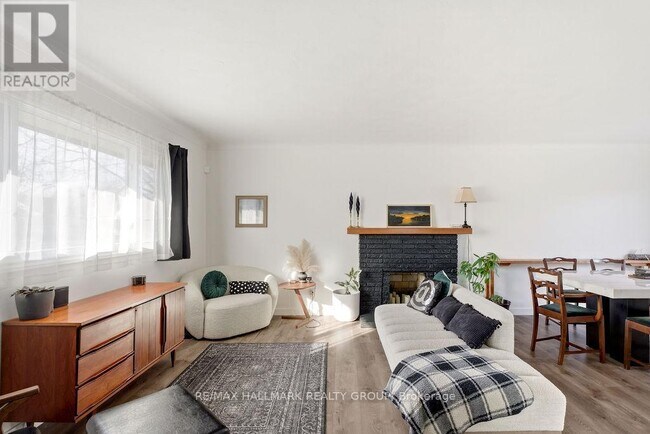 Photo du bâtiment - 45 Westwood Dr